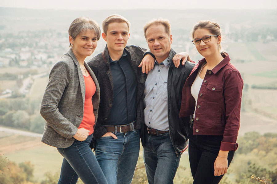 Christine, Heribert jun., Heribert sen., Eva Wenzl © Weingut Heribert Wenzl